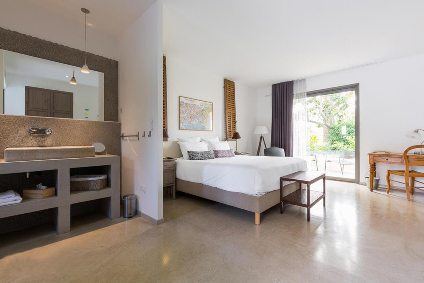 Hotel 96 Marseille Bagian luar foto