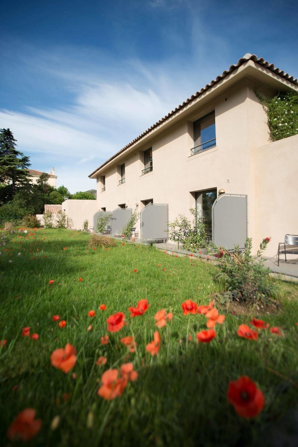 Hotel 96 Marseille Bagian luar foto