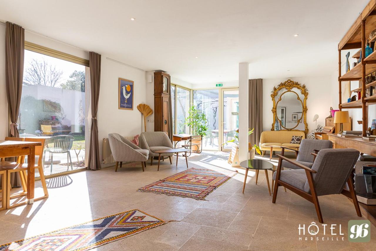 Hotel 96 Marseille Bagian luar foto